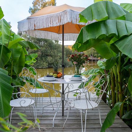 Cottage privatif avec spa au bord de l'eau. Prouilly Extérieur photo