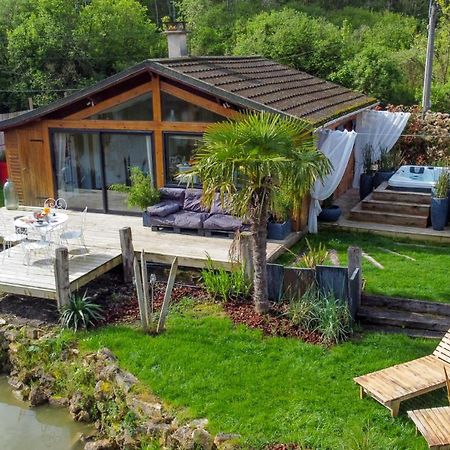 Cottage privatif avec spa au bord de l'eau. Prouilly Extérieur photo