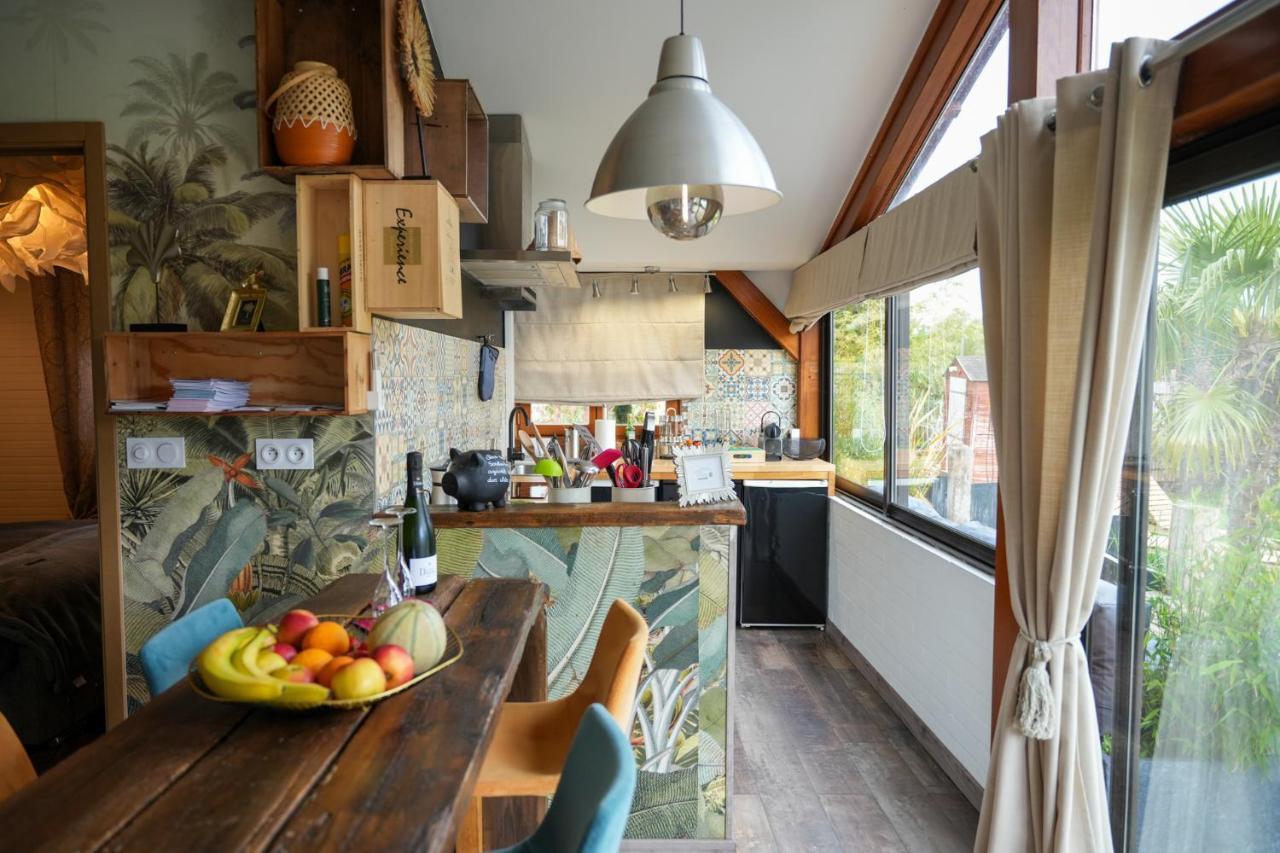Cottage privatif avec spa au bord de l'eau. Prouilly Extérieur photo