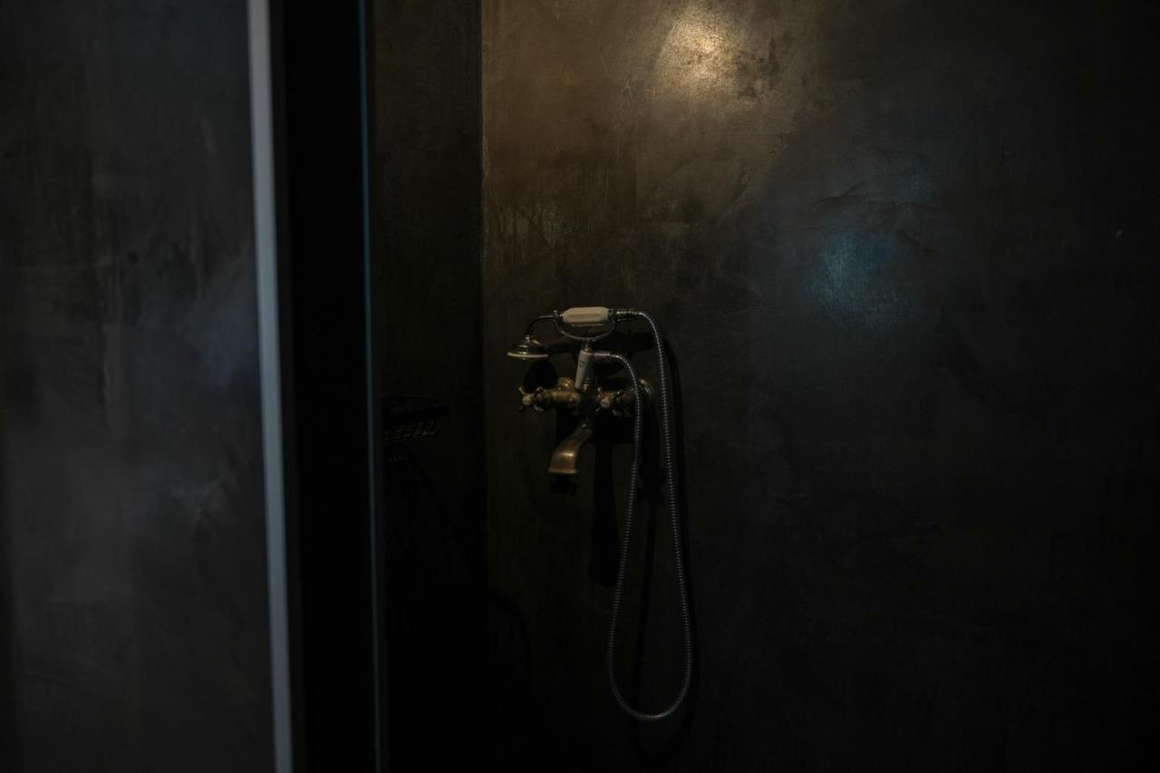 Cottage privatif avec spa au bord de l'eau. Prouilly Extérieur photo